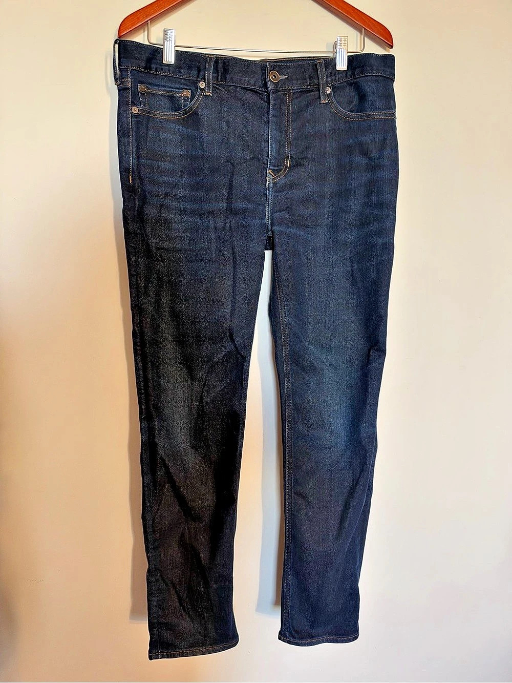 Banana Republic Men’s Slim Traveler Jeans – 34x32 – Dark Wash